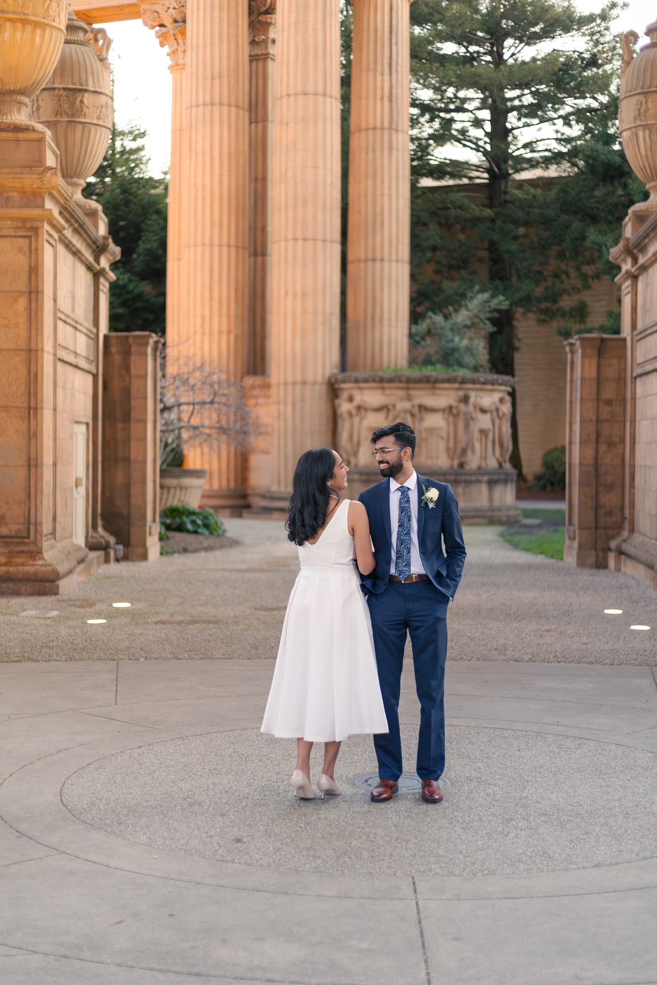 Couple at golden hour, Palace of Fine Arts